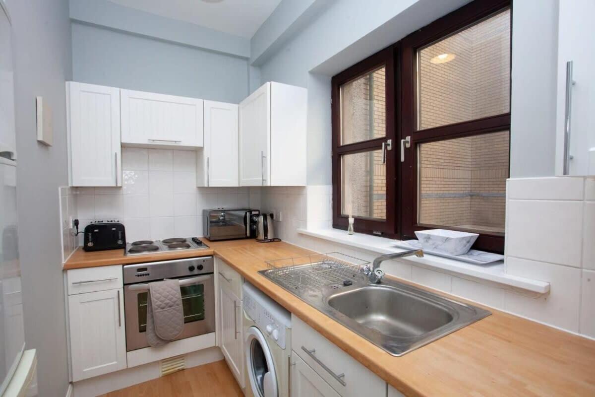 Modern And Refurbished Flat In Merchant City Glasgow Exteriör bild